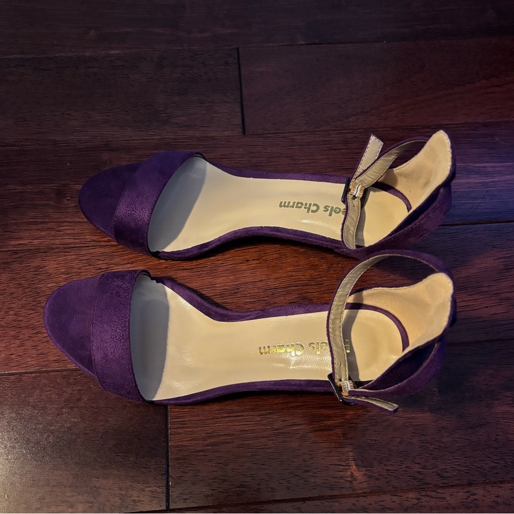 NWOT Elegant Purple Velvet Ankle Strap Sandals 6.5